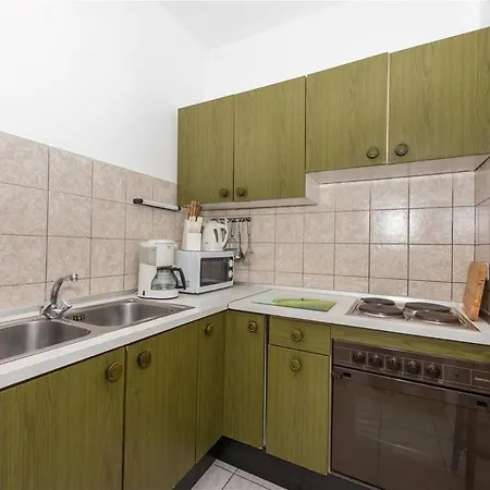 Apartment With A Parking Space - 17155 Vodice