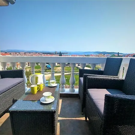 Apartament With A Parking Space - 17155 Vodice